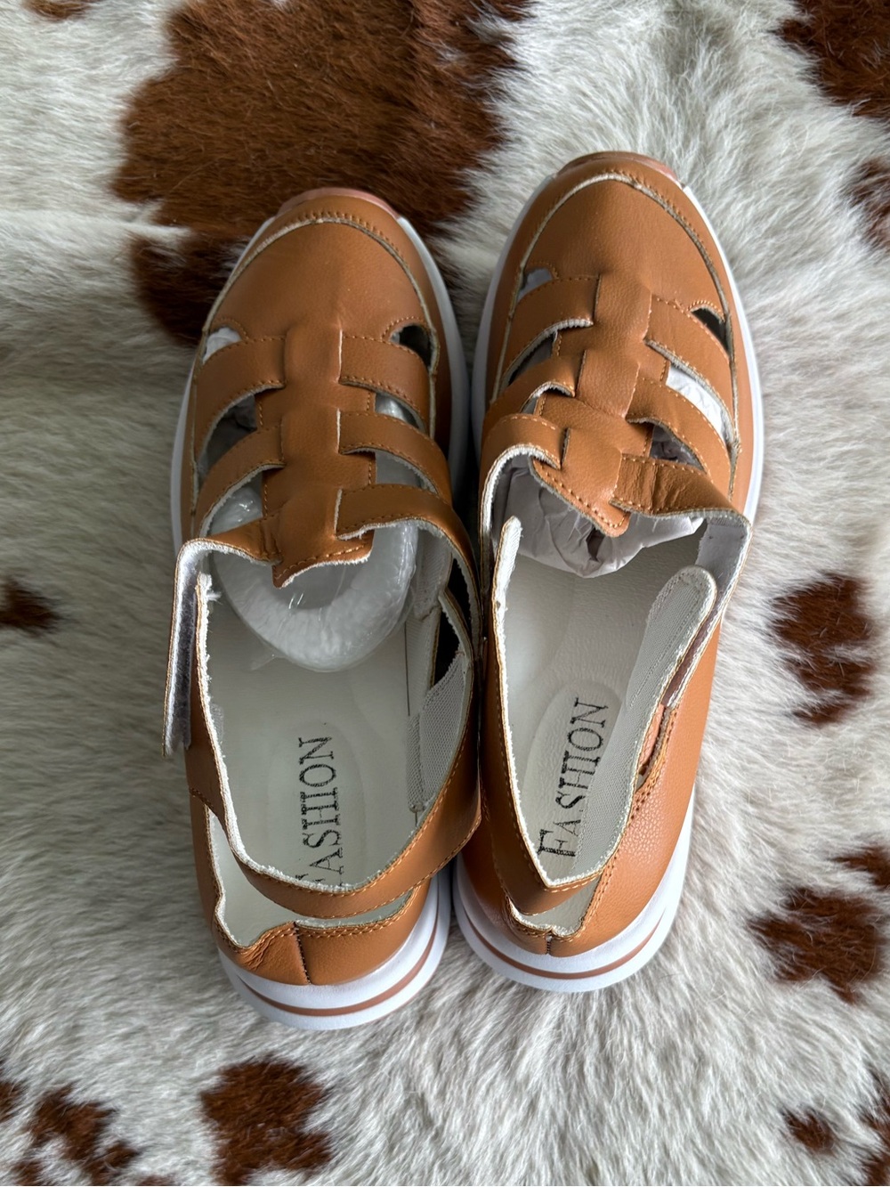 Women’s Tan Velcro Sport Sandal Sneaker - no insole - Picture 3 of 3